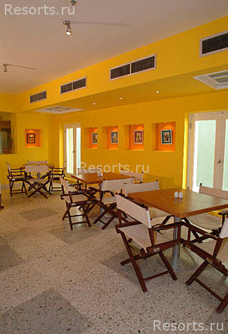 Turtles Inn Dive Club & Hotel 5